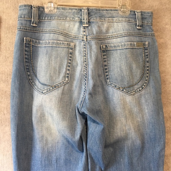 NINE WEST NWJ FACTORY FADED JEANS 6 Short EUC - Picture 4 of 13